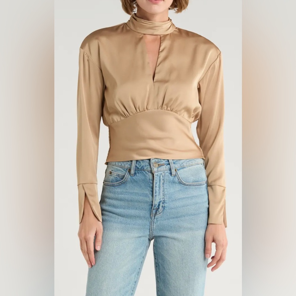 NWT Parker The Parker Long Sleeve Keyhole Top in Color: Bleached Sand